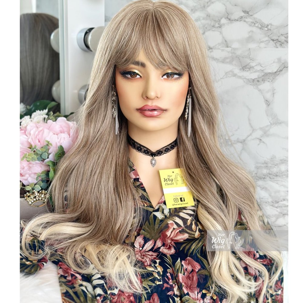 Ash Blonde Wavy Wig With Bangs | April